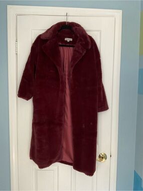 Women's Faux Fur Coat in Burgundy